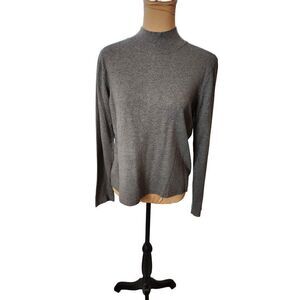 Talbot's Grey Long Sleeve Woman's Sweater in Medium